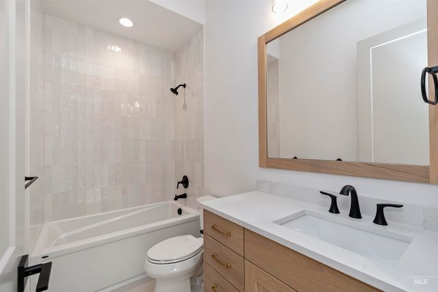 6402 E One Tree Place, Eagle, ID 83629