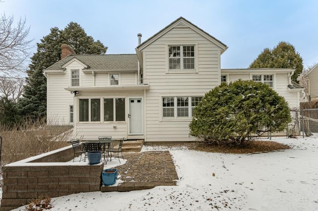 1322 7th Street SW, Rochester, MN 55902