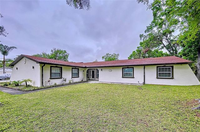 7609 BARRY ROAD, Tampa, FL 33615