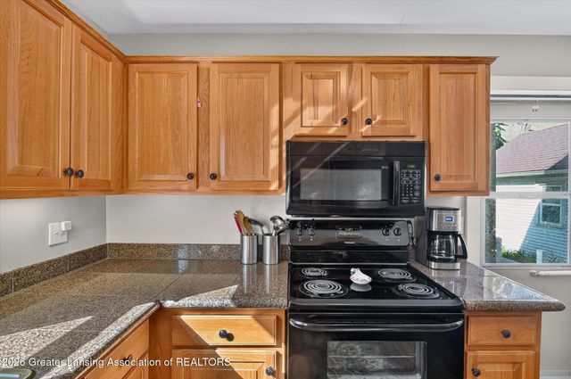 518 S Butler Boulevard, Lansing, MI 48915