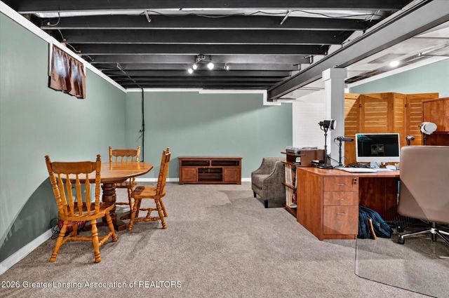 518 S Butler Boulevard, Lansing, MI 48915
