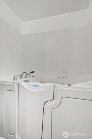 1935 Dogwood Dr. SE, Auburn, WA 98092