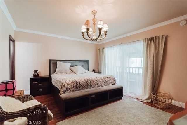 8016 Via Verona, Burbank, CA 91504