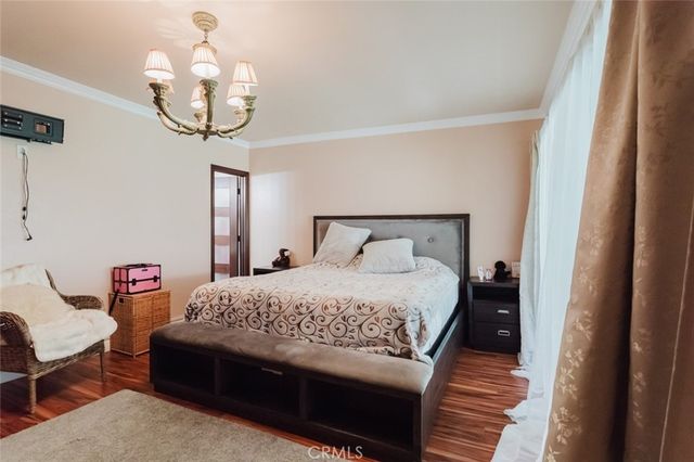 8016 Via Verona, Burbank, CA 91504