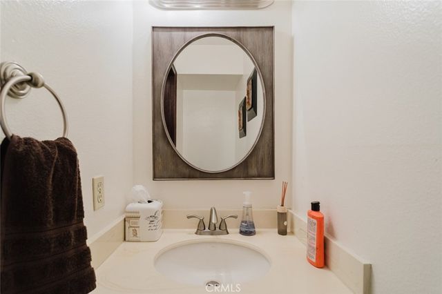 8016 Via Verona, Burbank, CA 91504
