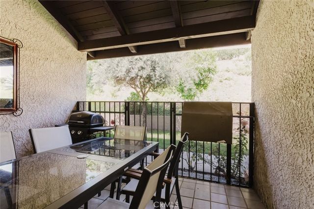 8016 Via Verona, Burbank, CA 91504