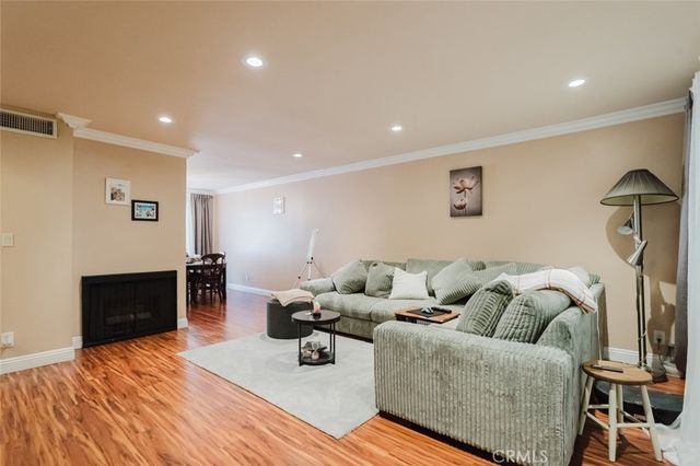 8016 Via Verona, Burbank, CA 91504