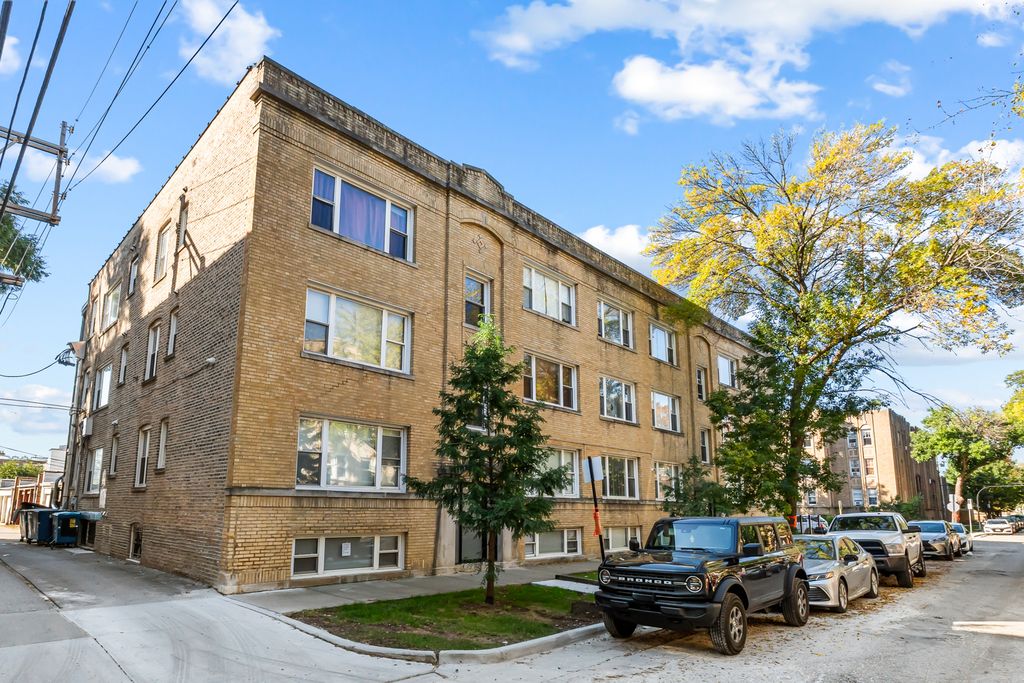 2319 W Rosemont Avenue G, Chicago, IL 60645 — exterior