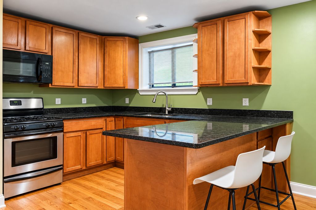 2319 W Rosemont Avenue G, Chicago, IL 60645 — photo 3