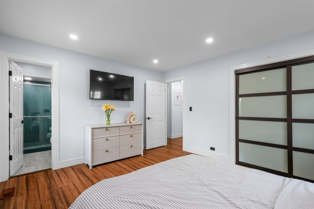 575 Gateshead N Avenue, Elk Grove Village, IL 60007