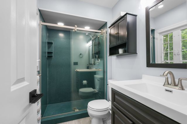 575 Gateshead N Avenue, Elk Grove Village, IL 60007