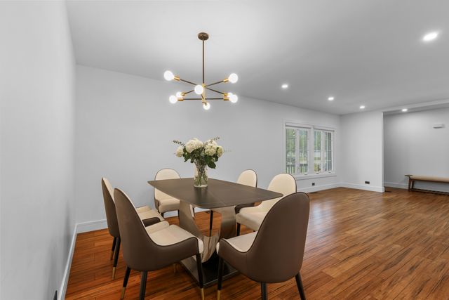 575 Gateshead N Avenue, Elk Grove Village, IL 60007