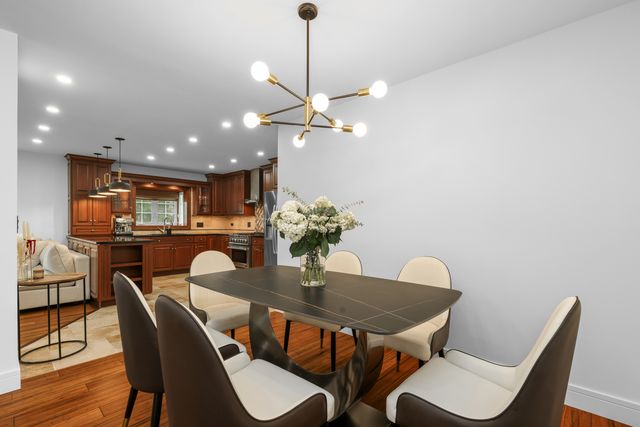 575 Gateshead N Avenue, Elk Grove Village, IL 60007