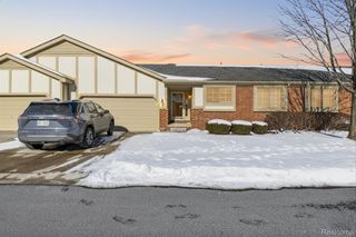18591 Valleybrook Lane, Clinton Charter Township, MI 48038