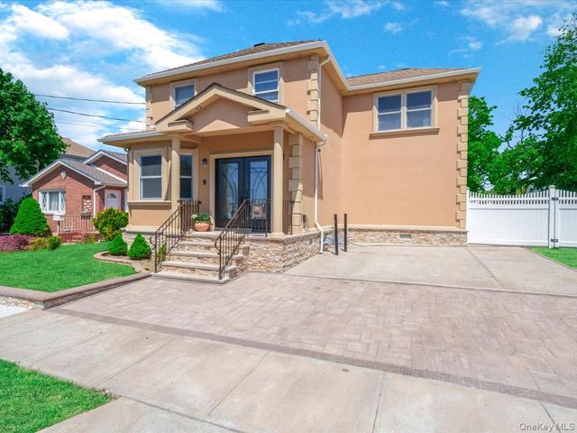 29 Colonial Avenue, Freeport, NY 11520