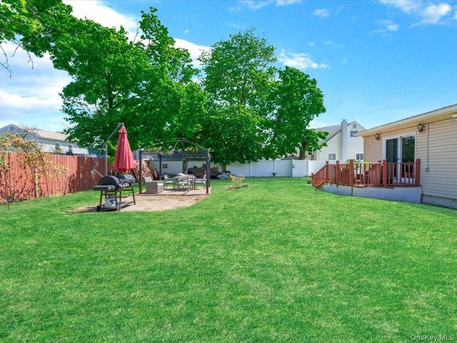29 Colonial Avenue, Freeport, NY 11520