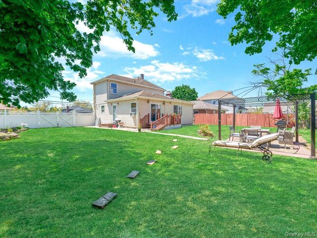 29 Colonial Avenue, Freeport, NY 11520