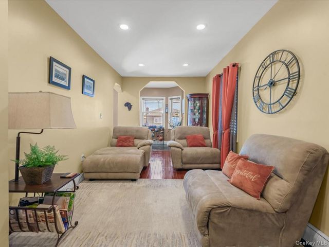 29 Colonial Avenue, Freeport, NY 11520