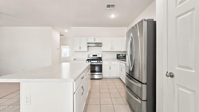 12736 W MIDWAY Avenue, Glendale, AZ 85307