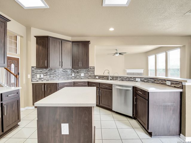 21827 Dolomite Dr., San Antonio, TX 78259