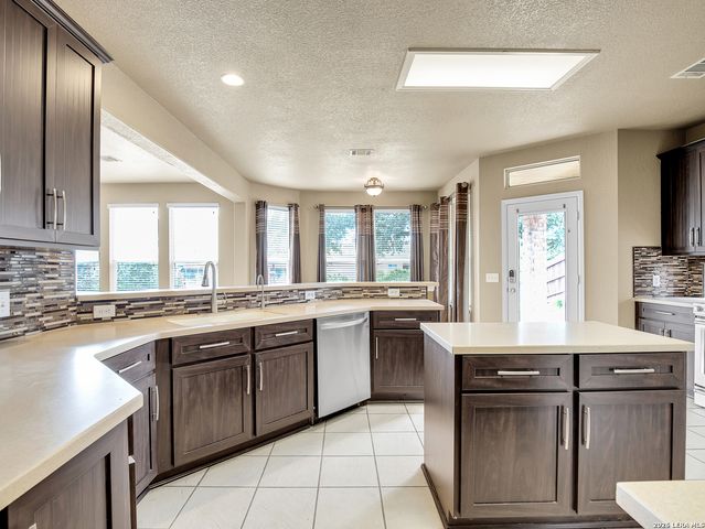 21827 Dolomite Dr., San Antonio, TX 78259