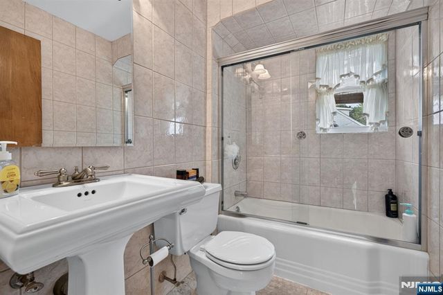 105 Baldwin Place, Bloomfield, NJ 07003