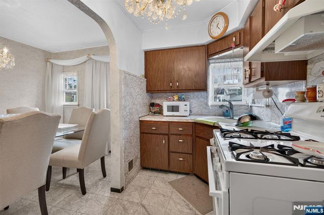 105 Baldwin Place, Bloomfield, NJ 07003