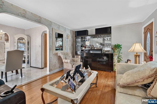105 Baldwin Place, Bloomfield, NJ 07003