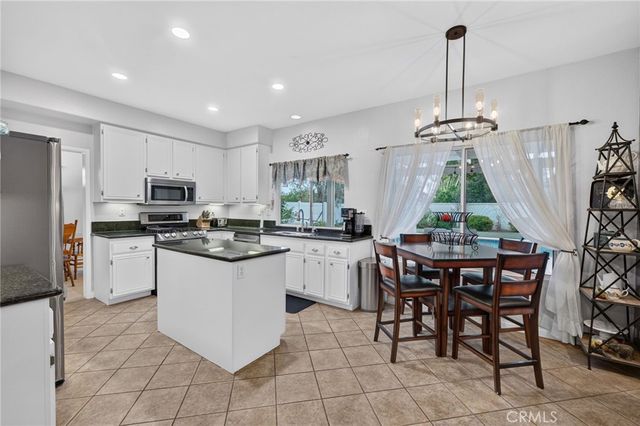 4 Bella Firenze, Lake Elsinore, CA 92532