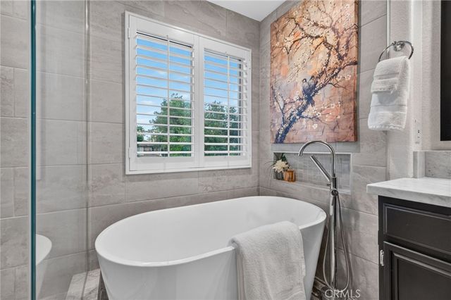 4 Bella Firenze, Lake Elsinore, CA 92532