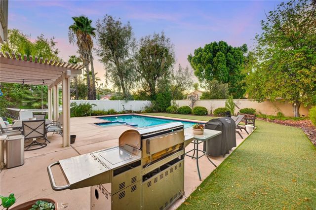 4 Bella Firenze, Lake Elsinore, CA 92532