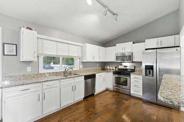 6871 Chaparral Lane, Chanhassen, MN 55317