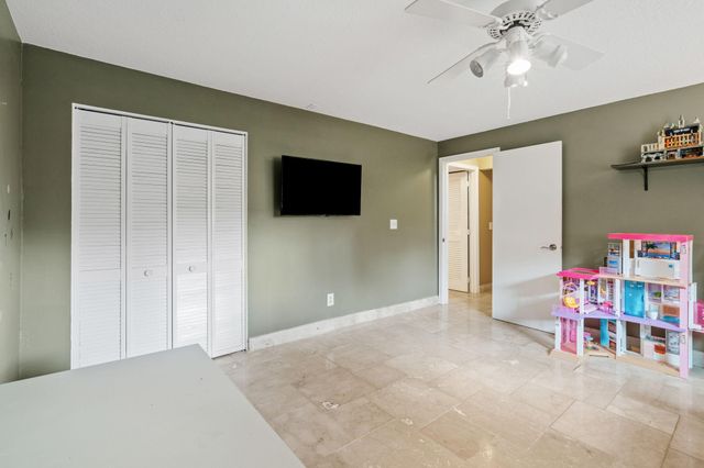 6871 Chaparral Lane, Chanhassen, MN 55317