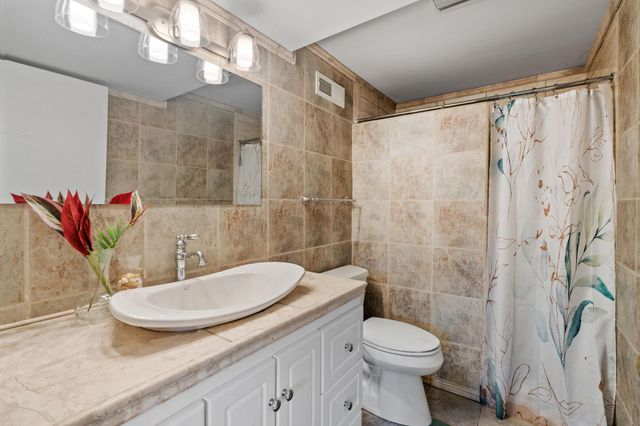 6871 Chaparral Lane, Chanhassen, MN 55317