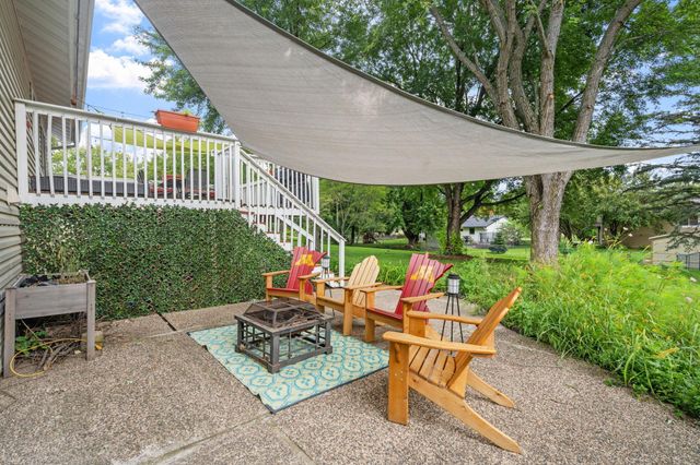 6871 Chaparral Lane, Chanhassen, MN 55317