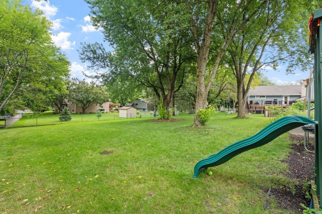 6871 Chaparral Lane, Chanhassen, MN 55317