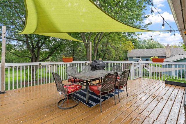 6871 Chaparral Lane, Chanhassen, MN 55317