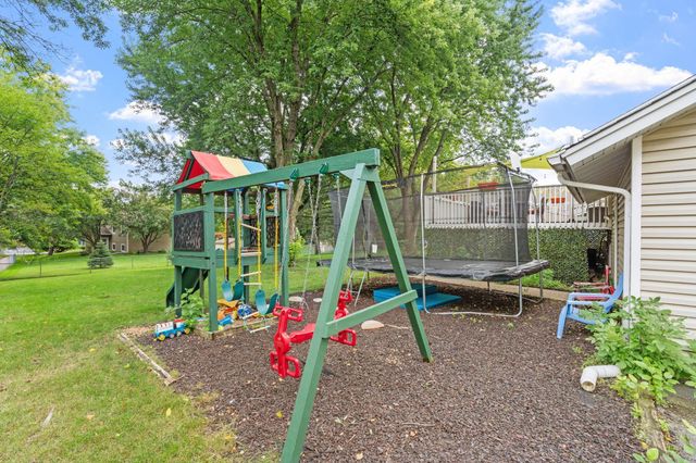 6871 Chaparral Lane, Chanhassen, MN 55317