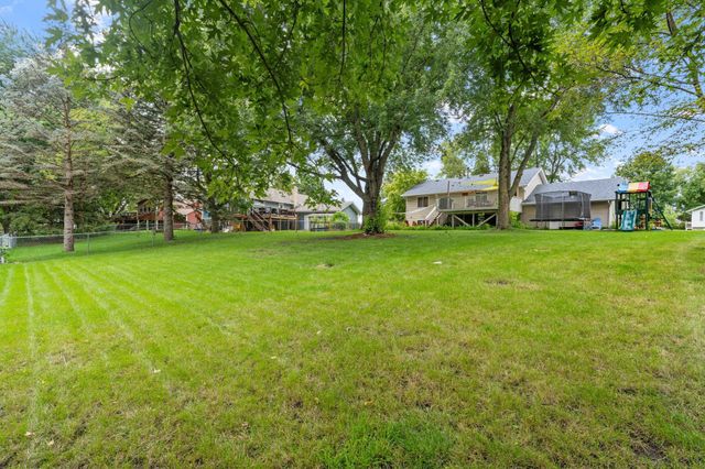 6871 Chaparral Lane, Chanhassen, MN 55317