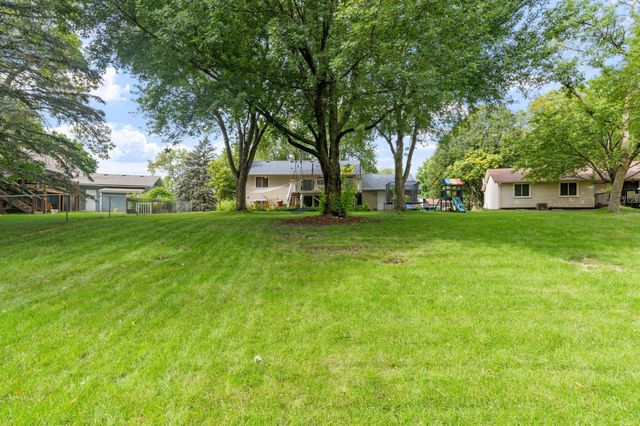 6871 Chaparral Lane, Chanhassen, MN 55317