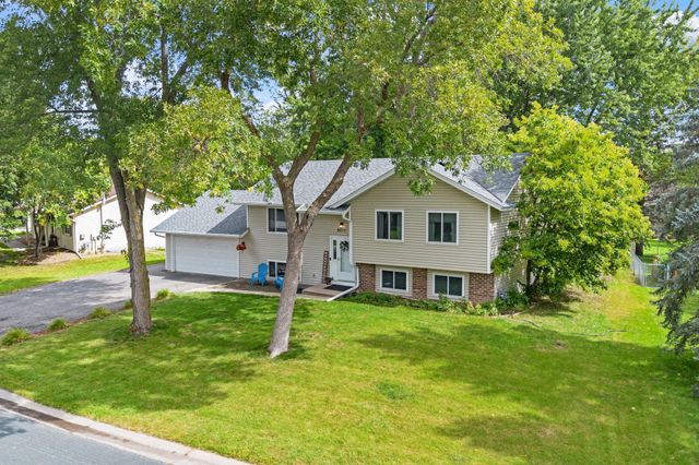 6871 Chaparral Lane, Chanhassen, MN 55317