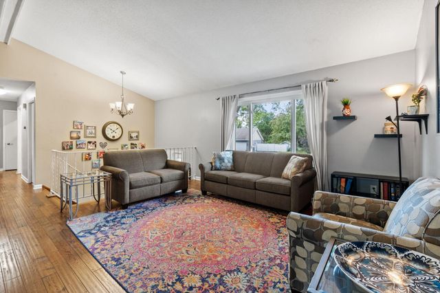 6871 Chaparral Lane, Chanhassen, MN 55317