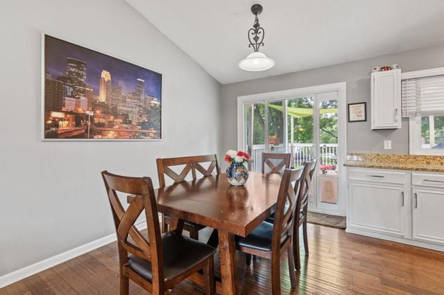 6871 Chaparral Lane, Chanhassen, MN 55317