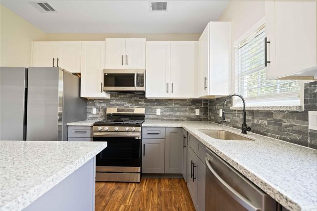 4506 Mayflower Street B, Houston, TX 77051