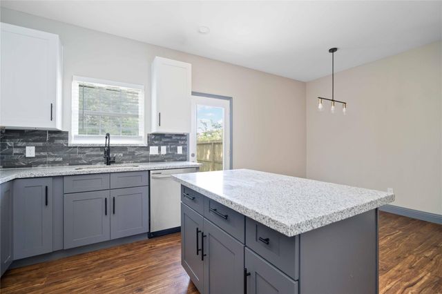 4506 Mayflower Street B, Houston, TX 77051