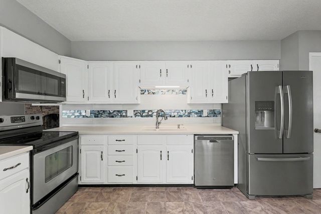 1306 E Brookfield Lane, Derby, KS 67037