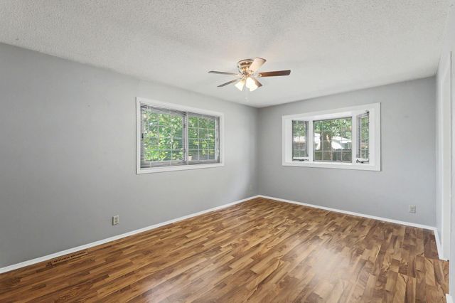 1306 E Brookfield Lane, Derby, KS 67037