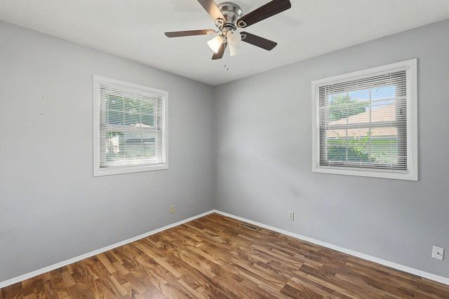 1306 E Brookfield Lane, Derby, KS 67037