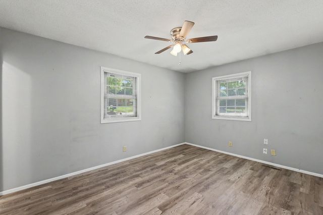 1306 E Brookfield Lane, Derby, KS 67037