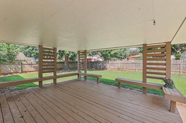 1306 E Brookfield Lane, Derby, KS 67037